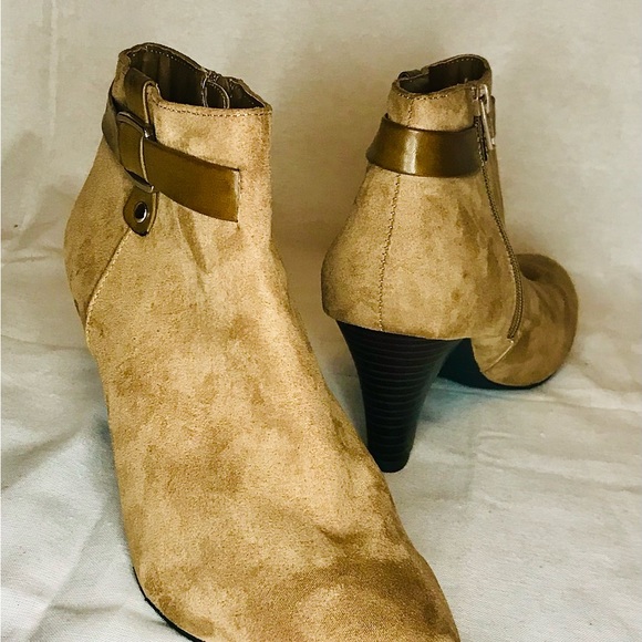 East 5th Booties - Picture 5 of 7